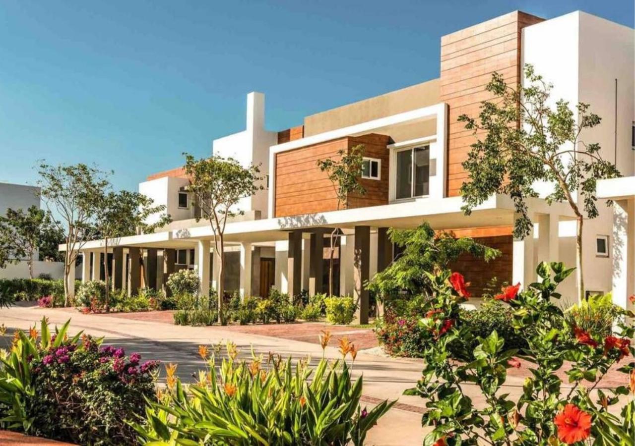 Modern House Surrounded By Nature Mérida Esterno foto